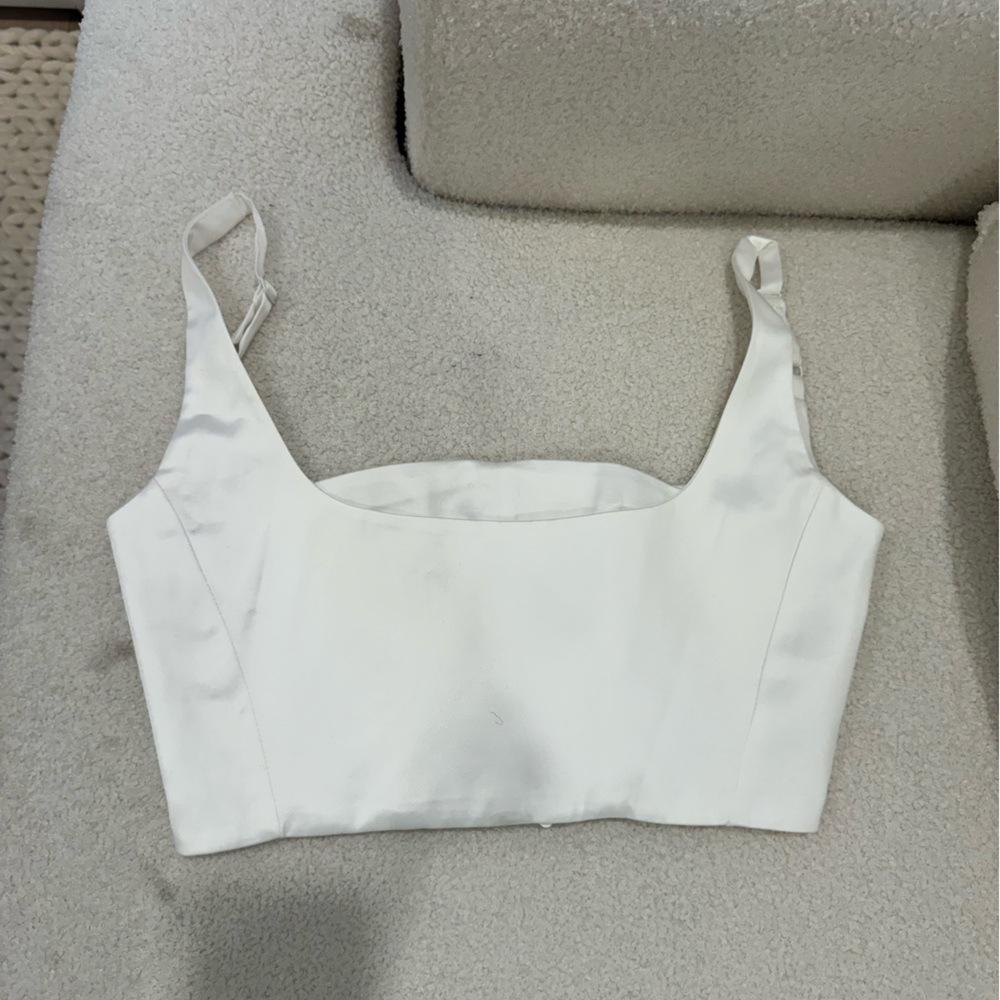 Line and Dot White crop top